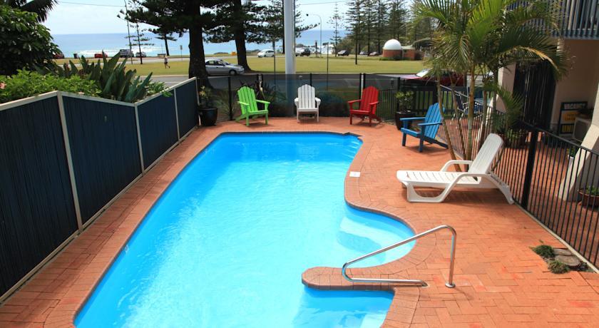 Апартаменты Beach House Holiday Apartments