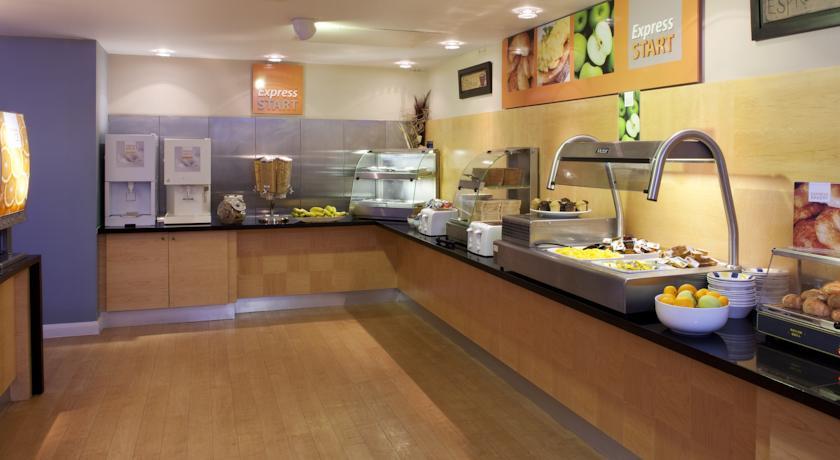 Отель Holiday Inn Express Hemel Hempstead
