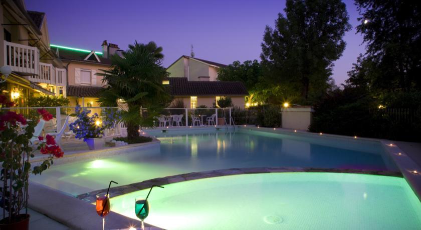 Отель Le Relais de Farrou