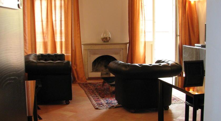 Апартаменты Parizzi Suites & Studio