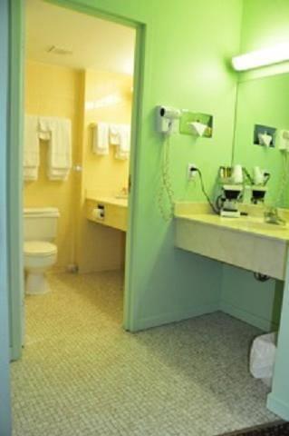 Отель Red Carpet Inn and Suites - Sudbury