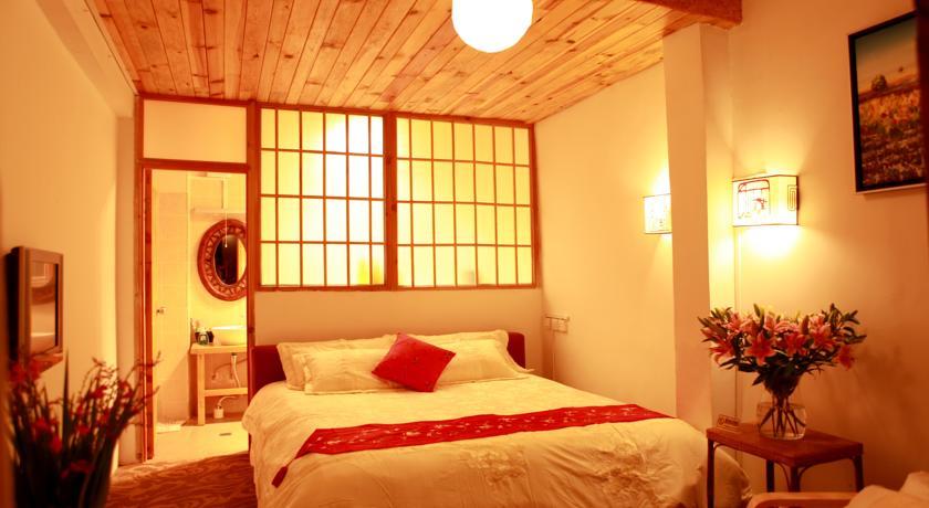 Отель Lijiang Zhen Shui Ren Jia Inn