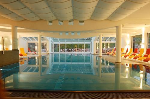 Отель Hotel Leonhard