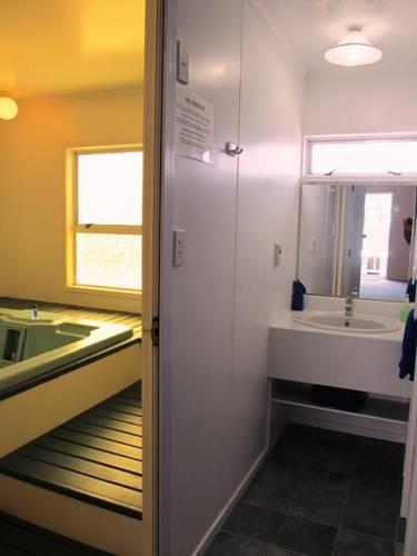 Отель Golden Glow Motel
