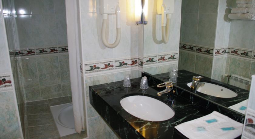 Отель Hotel de la Gare Troyes Centre