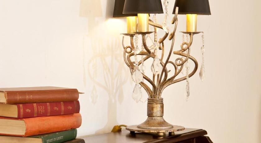 Отель Avianto Suites