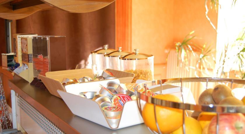 Отель Hotel Les Alizes