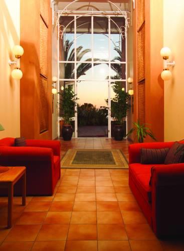 Отель Brookes Hill Suites