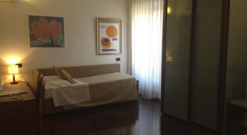 Отель Hotel Degli Oleandri