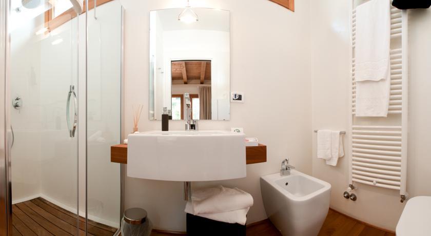 Отель Tre Merli Beach Hotel