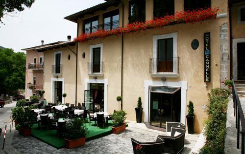 Отель Hotel 99 Cannelle