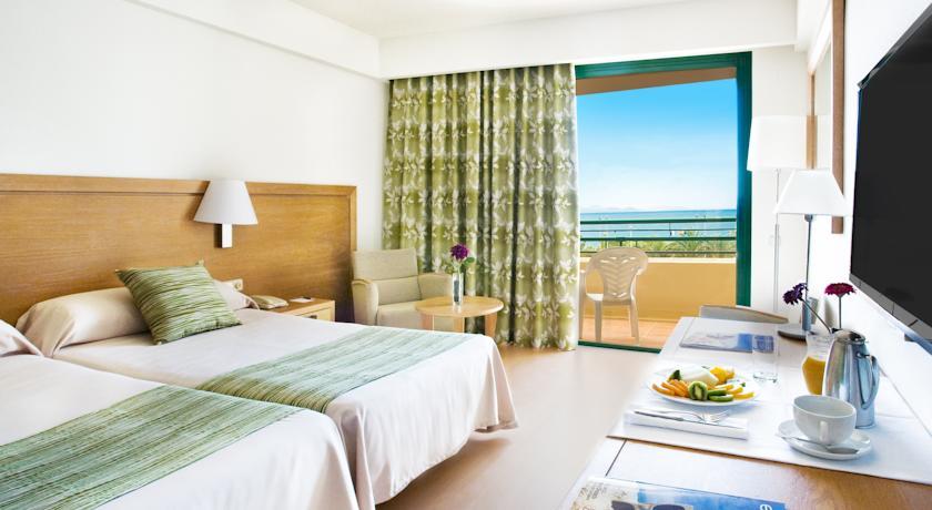 Отель Hesperia Playa Dorada