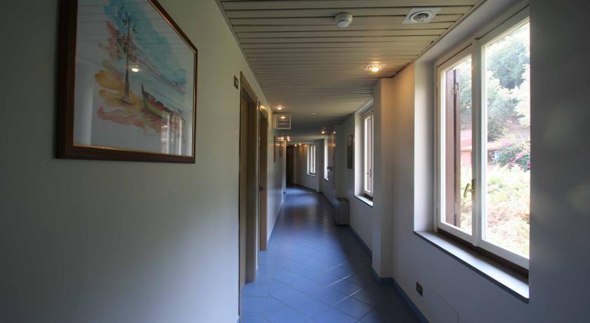 Отель Hotel Villaggio Calaghena