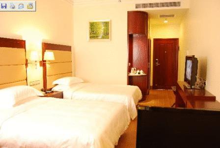 Отель Baoju Hotel Haikou