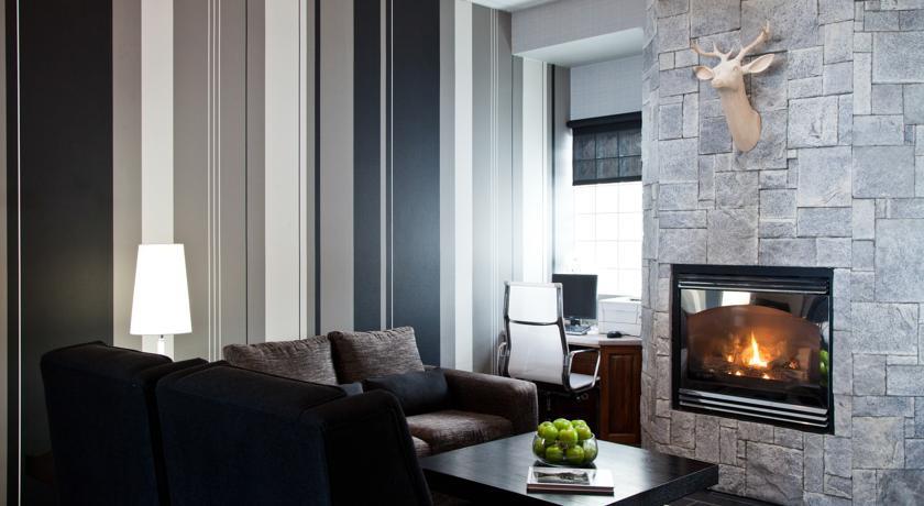 Отель Sandman Hotel Revelstoke