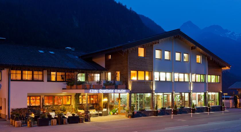 Отель Sporthotel Grandau