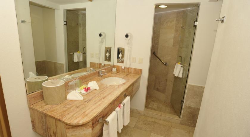 Отель Holiday Inn Ixtapa