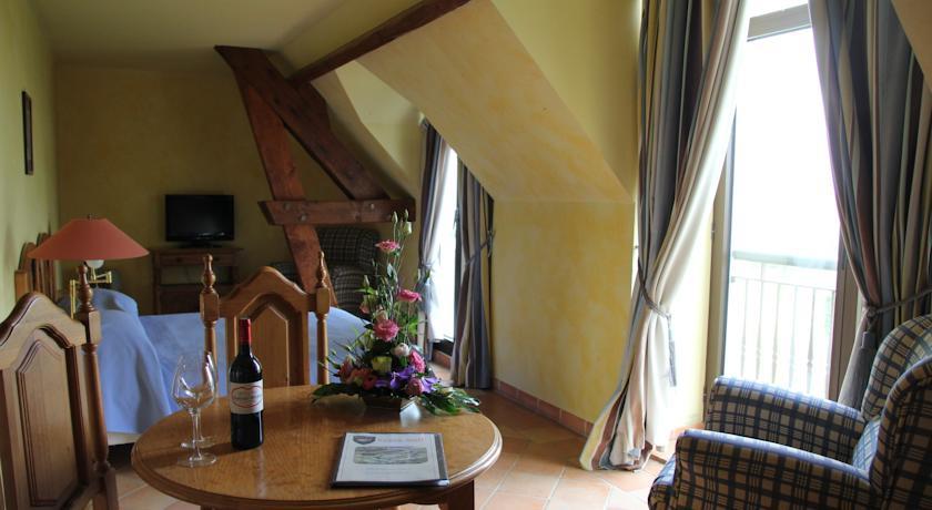 Отель Crécy Golf Hôtel