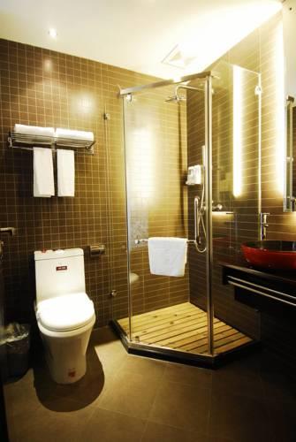 Отель Yangshuo Huating Holiday Inn