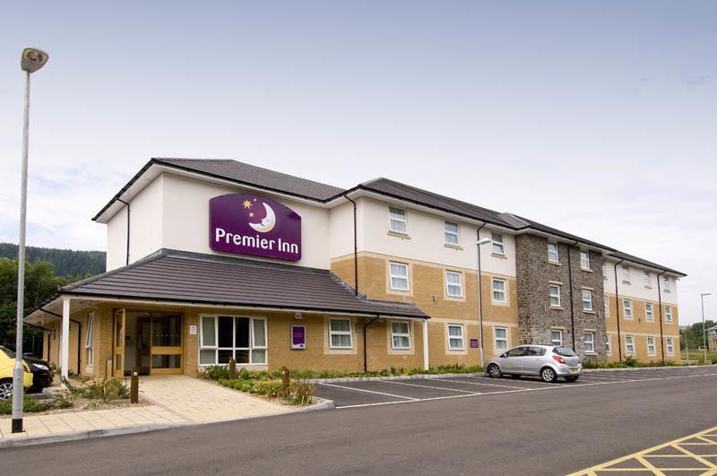 Отель Premier Inn Llantrisant