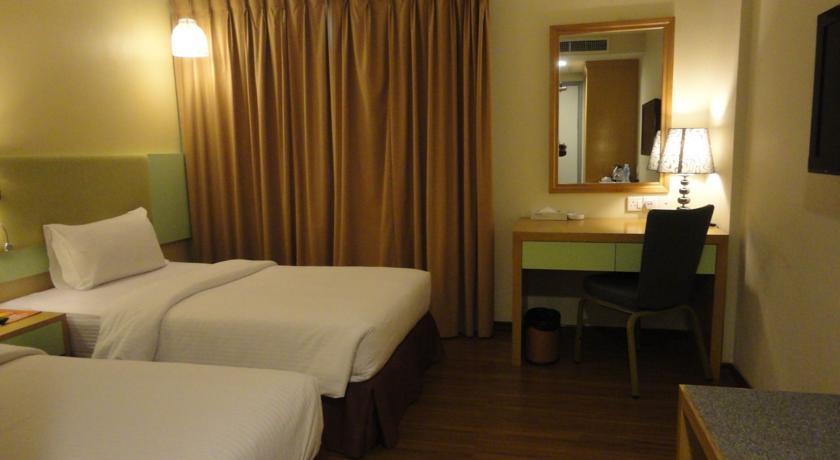 Отель The Pavilion Hotel