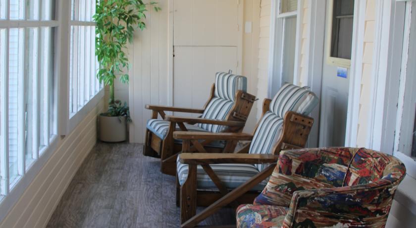 Мини-отель At the Harbourfront Inn