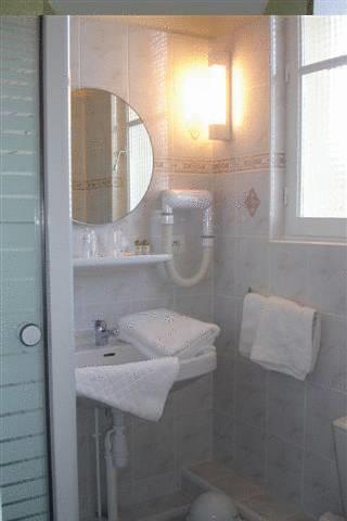 Отель Hôtel Brasserie Lacave
