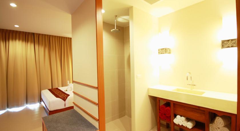 Отель Rawai Palm Beach Resort