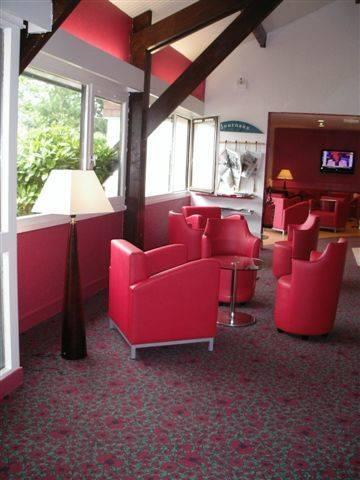 Отель ibis Nemours