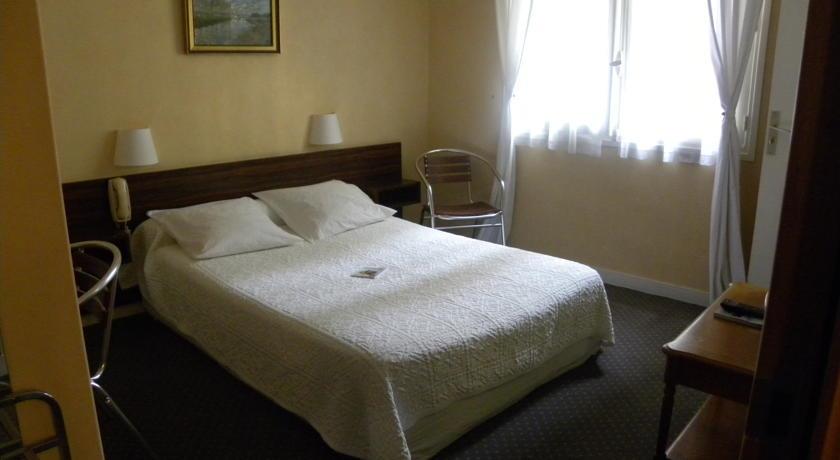 Отель Hôtel Le Cambronne