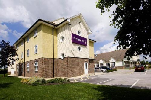 Отель Premier Inn Hull North