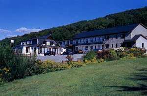 Отель Clan Macduff Hotel