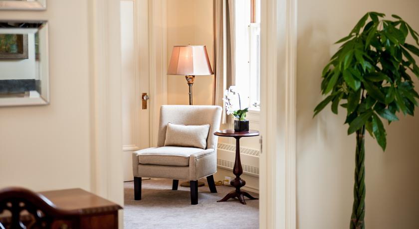 Отель The Union Club of British Columbia