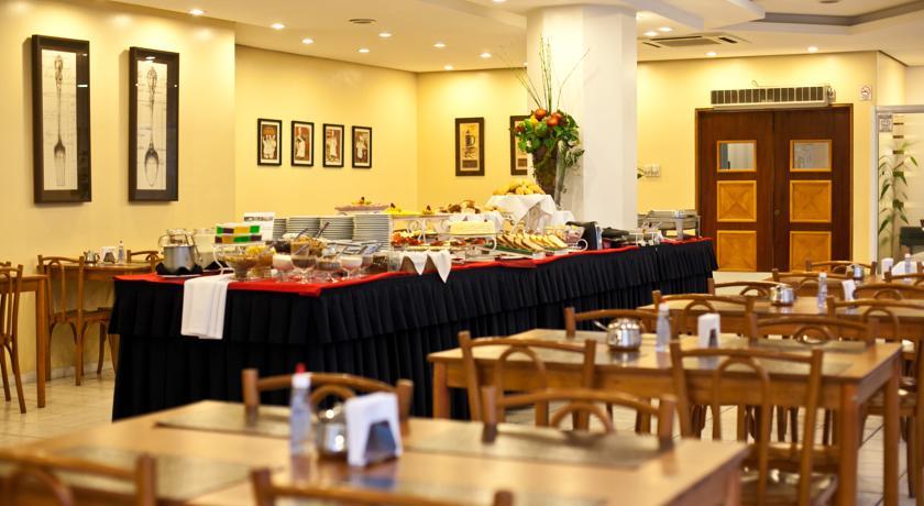 Отель Hotel Plaza Camboriú