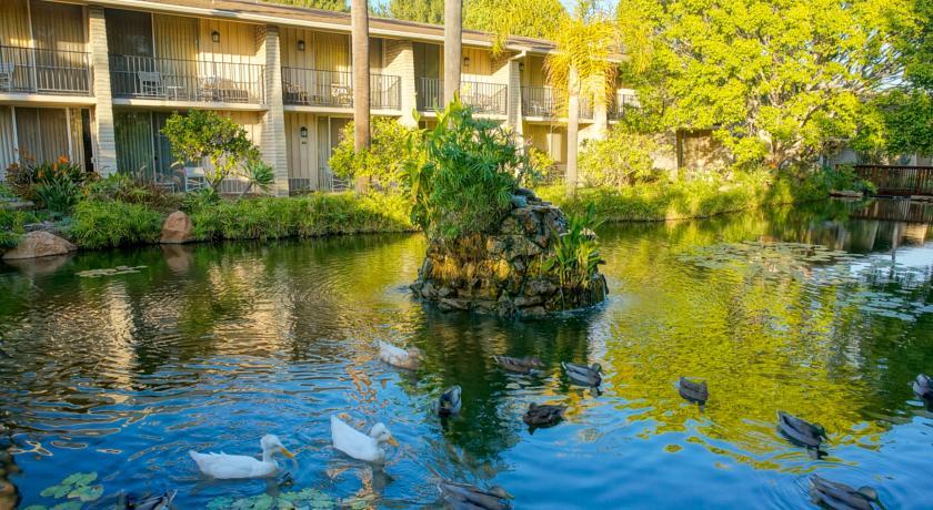 Отель Ramada Limited Santa Barbara