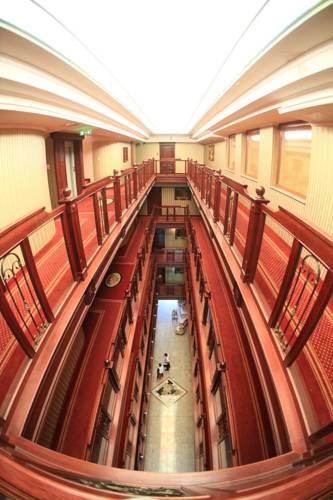 Отель Hotel Óbester