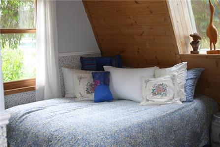 Мини-отель Dolphin House Bed and Breakfast