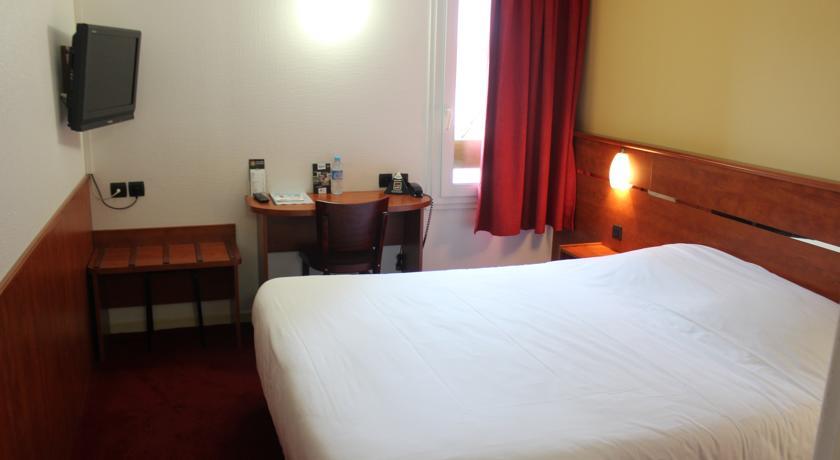 Отель Brit Hotel Aquitaine
