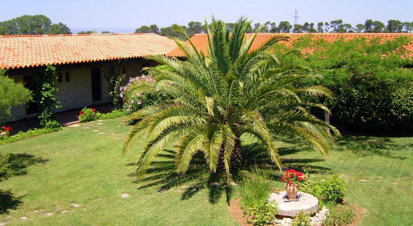 Отель Le Relais du Val d'Orbieu