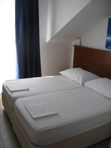 Отель Hotel Jadran Plavi