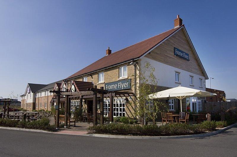 Отель Premier Inn Frome