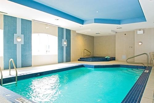 Отель Days Inn & Suites Collingwood