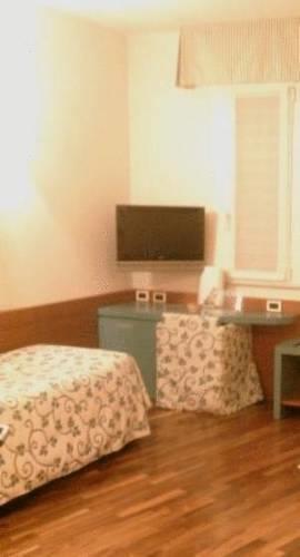 Отель Hotel Le Roi