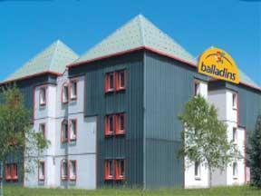 Отель Hôtel Balladins Albertville/Tournon