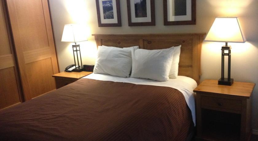 Отель Tantalus Resort Lodge