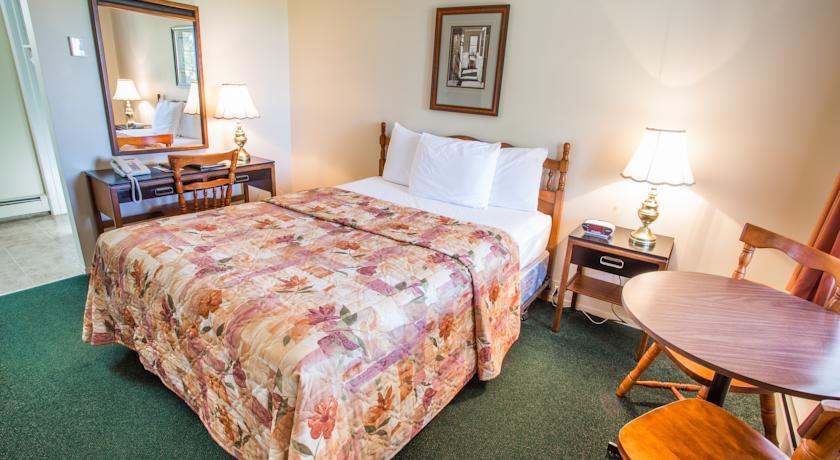 Отель Canada's Best Value Inn & Suites