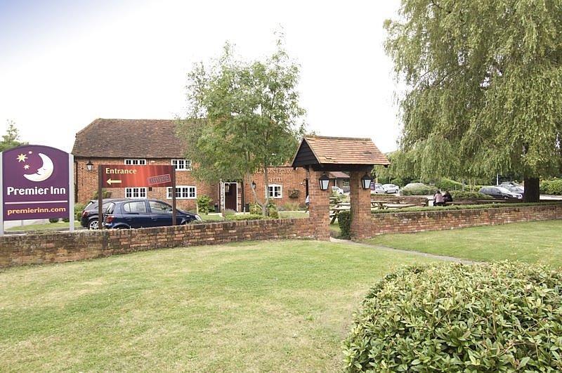 Отель Premier Inn Sandhurst