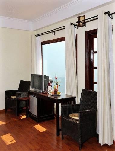 Отель Royal View Sapa Hotel