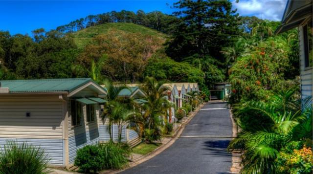 Отель Banana Coast Caravan Park
