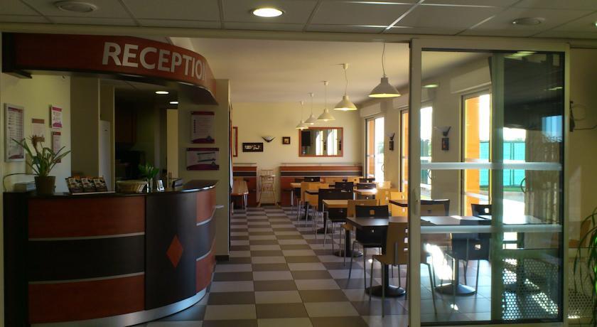 Отель Hôtel Akena City Agen Castelculier